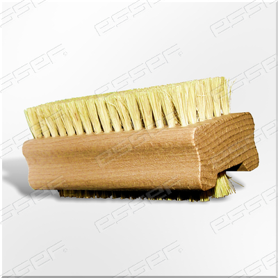 Brosse à ongles en bois